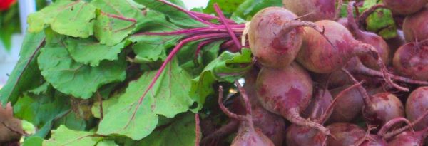 Beets, Red - 1 Small Bunch with greens
